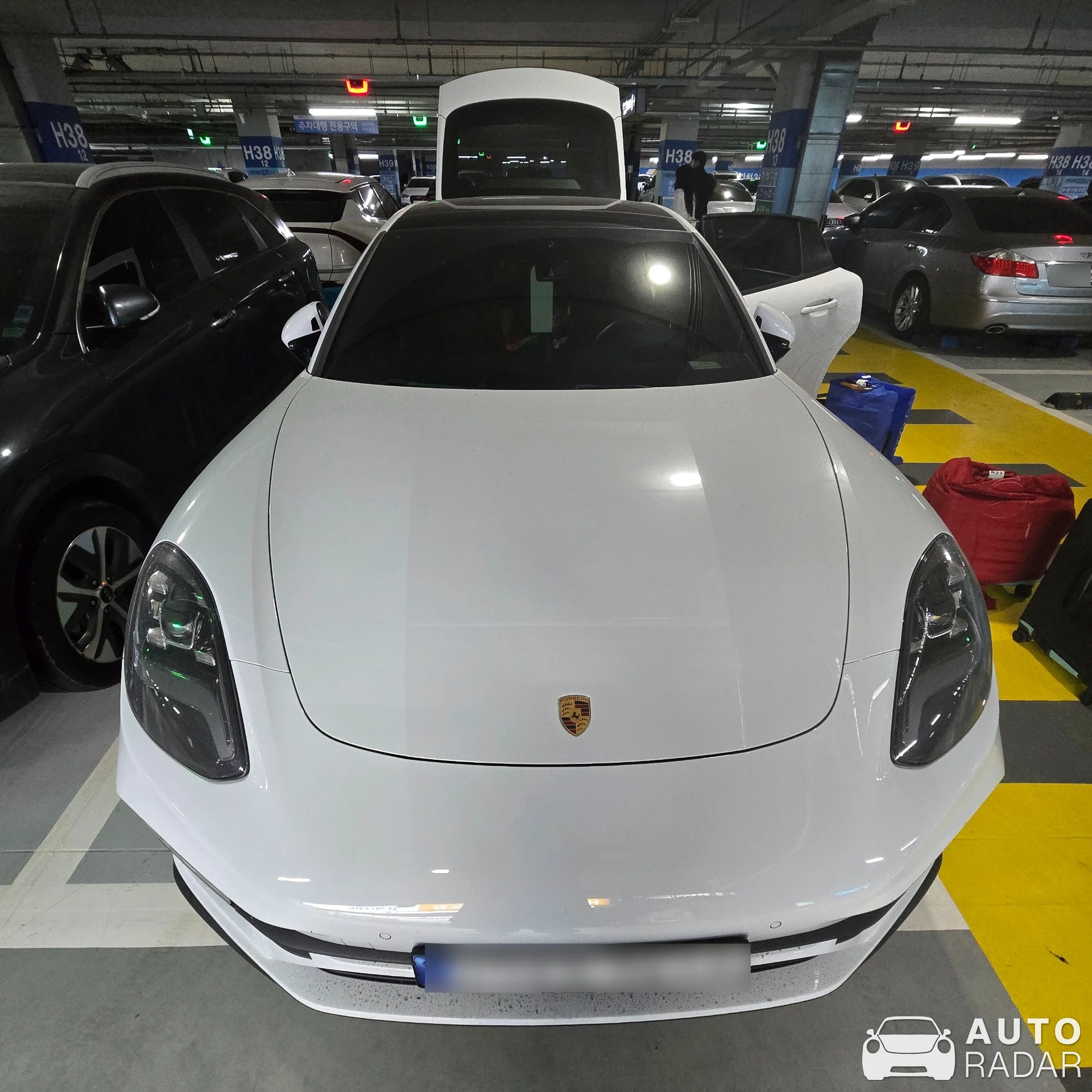 Porsche 971 Panamera 4 spotted in 인천광역시, 대한민국