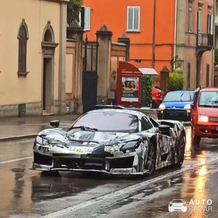 Ferrari F250 spotted in Bologna