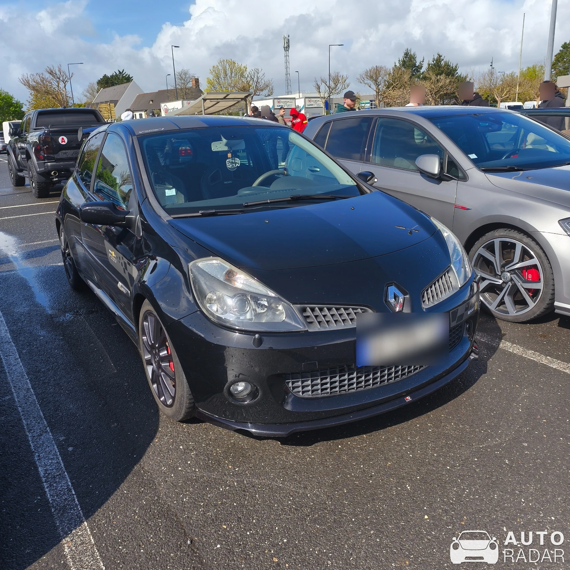 Renault Clio RS F1 Team R27 spotted in Plougastel-Daoulas, France