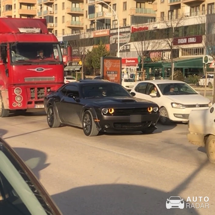 Dodge Challenger spotted in Nilüfer, Türkiye