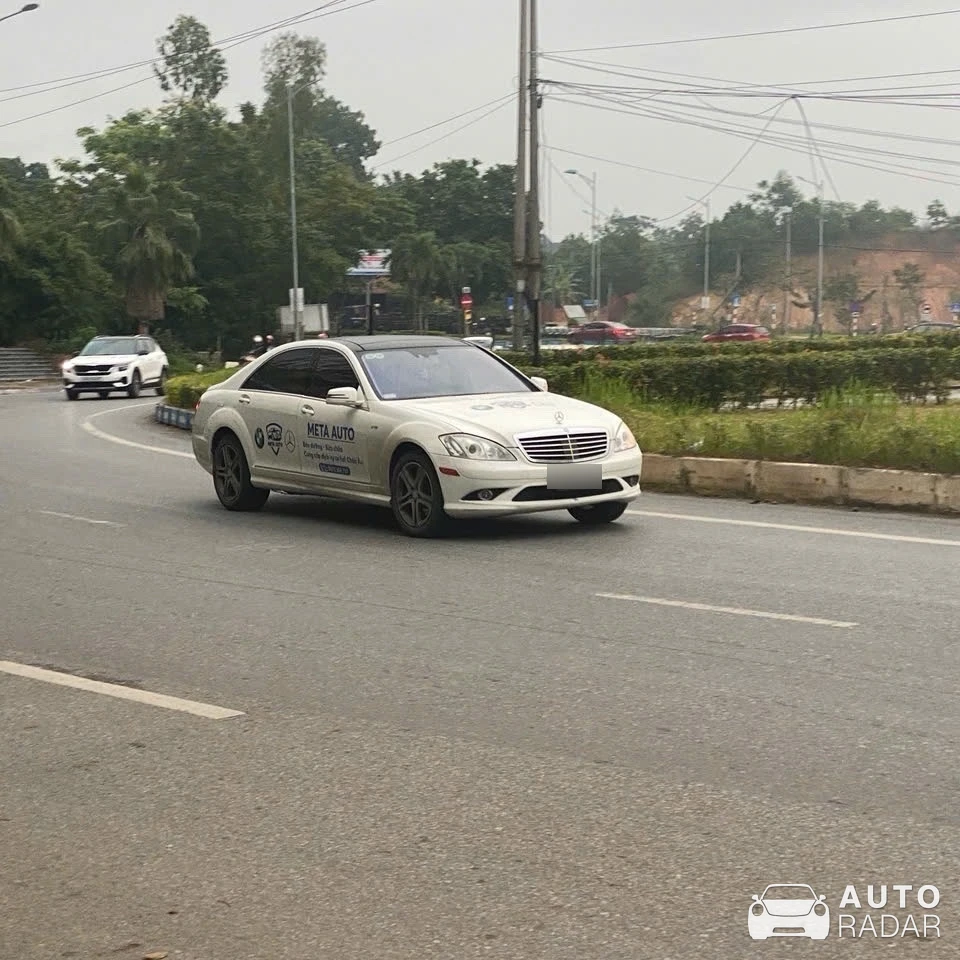 Mercedes-Benz S 63 AMG W221 2010 spotted in Thành phố Vĩnh Yên