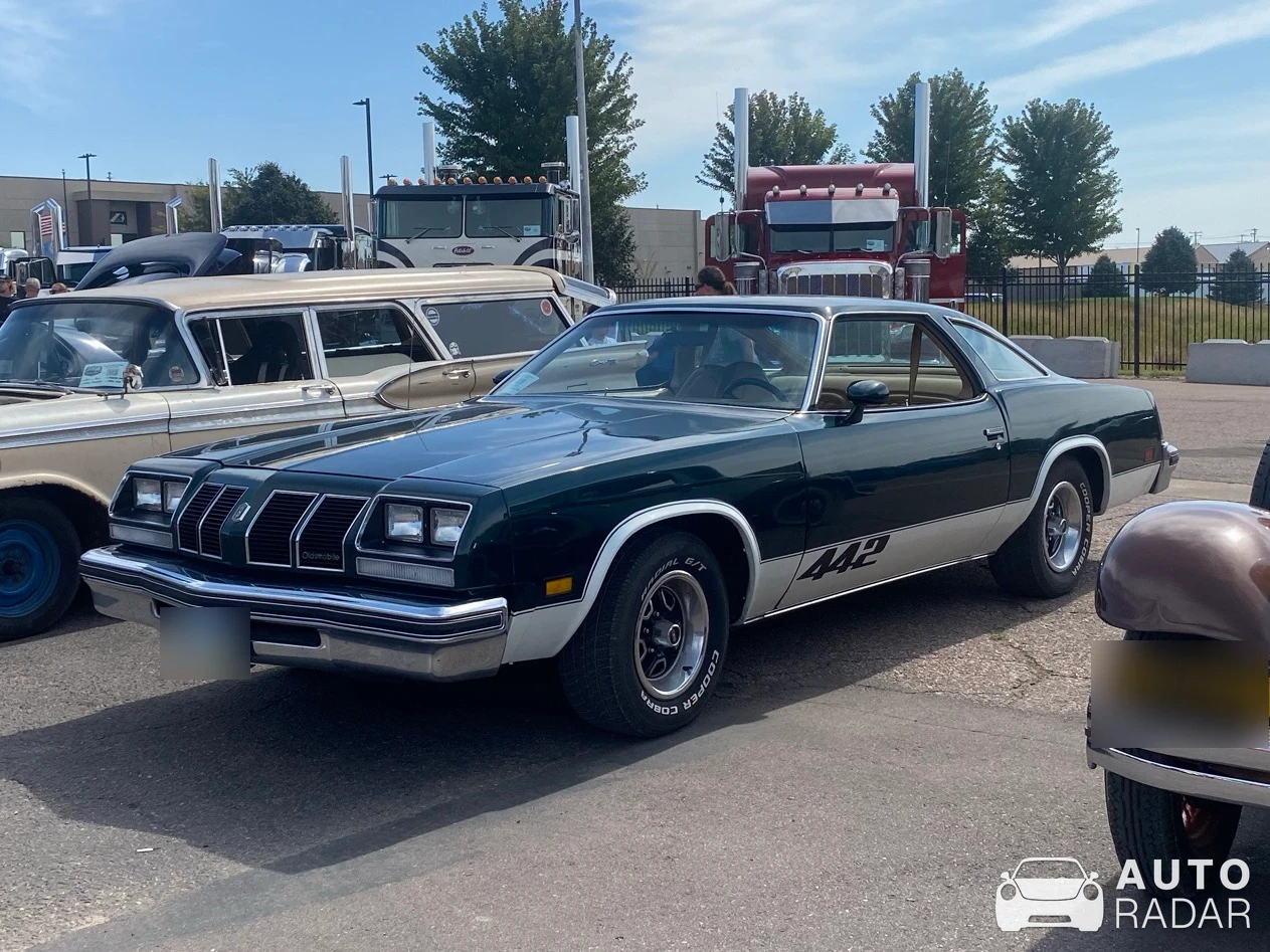 Oldsmobile Cutlass Supreme Convertible spotted in Sioux Falls