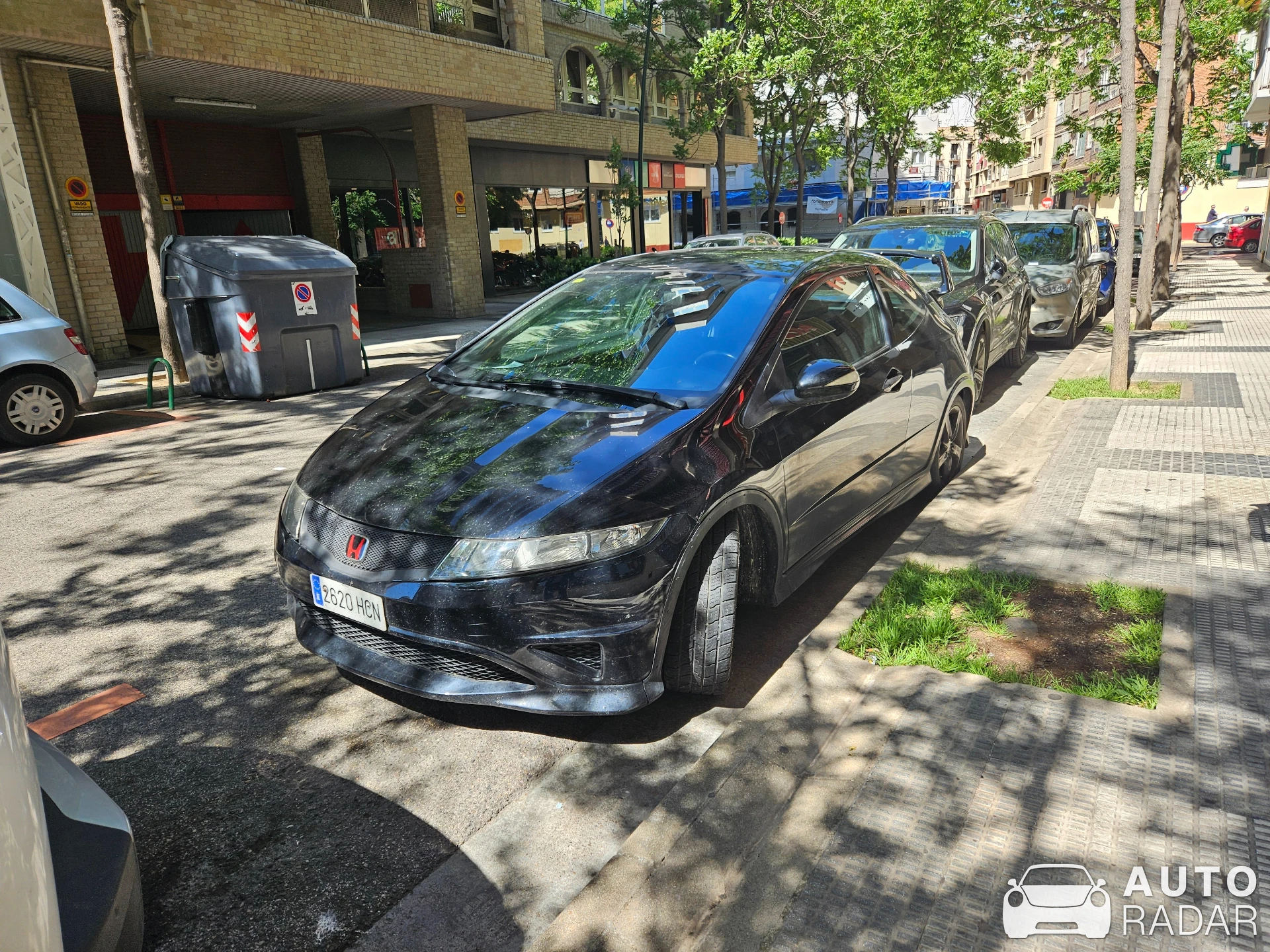 Honda Civic Type R 2005 spotted in Zaragoza