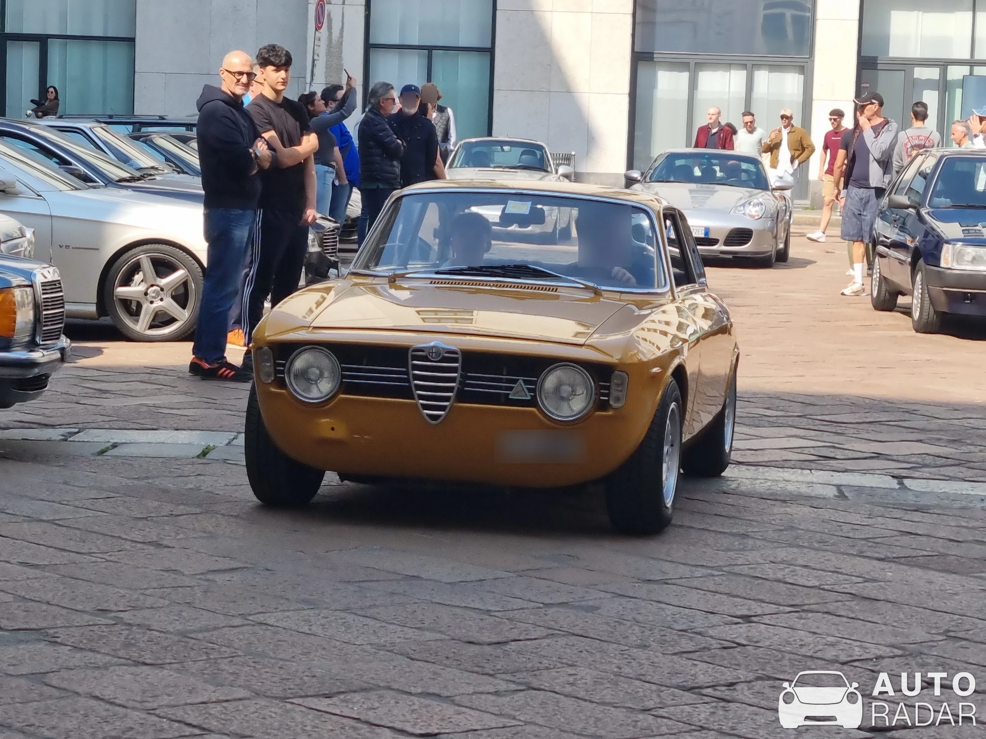 Alfa Romeo Giulia Sprint GT Veloce spotted in Milano