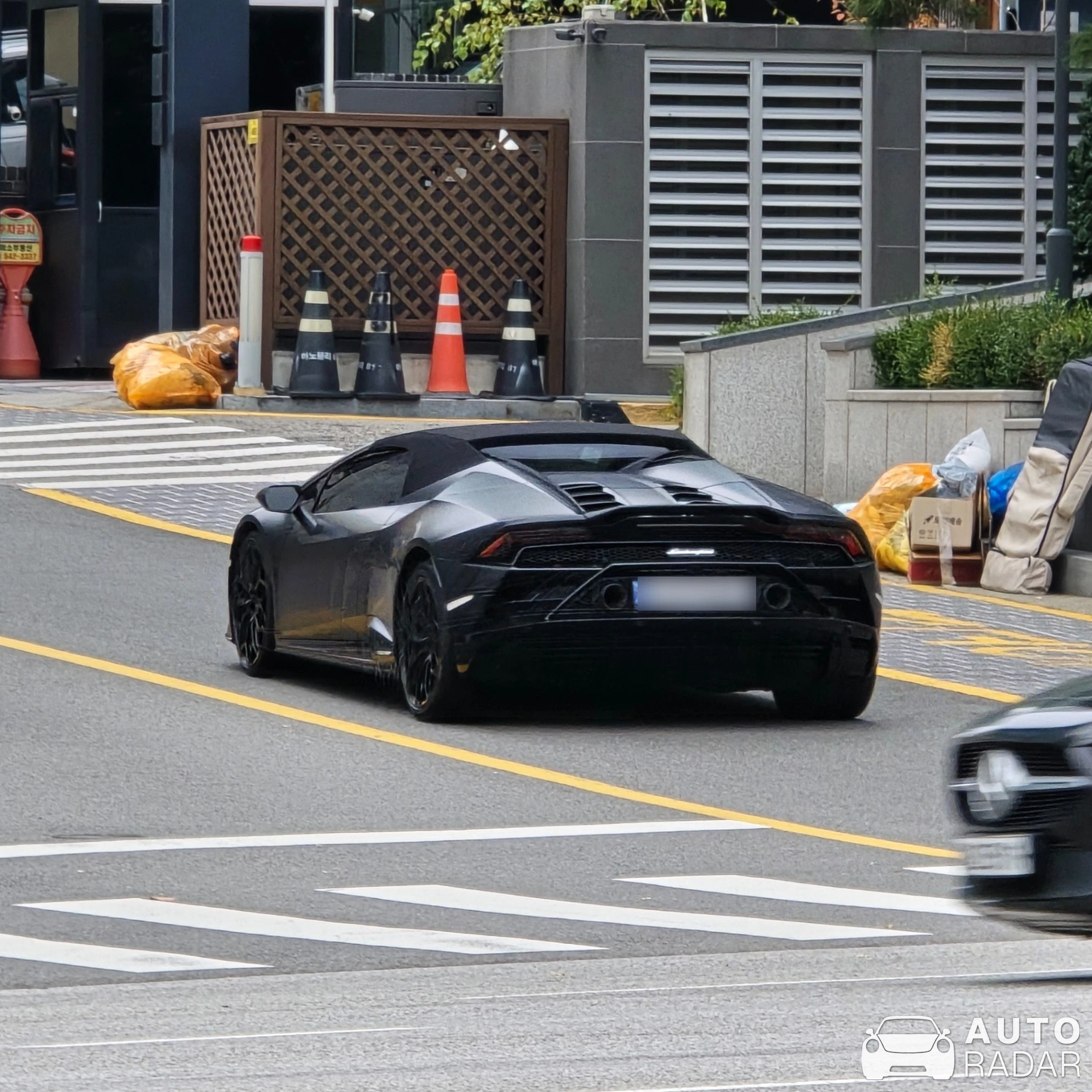 Lamborghini Huracán LP640-4 EVO Spyder spotted in 강남구, 대한민국