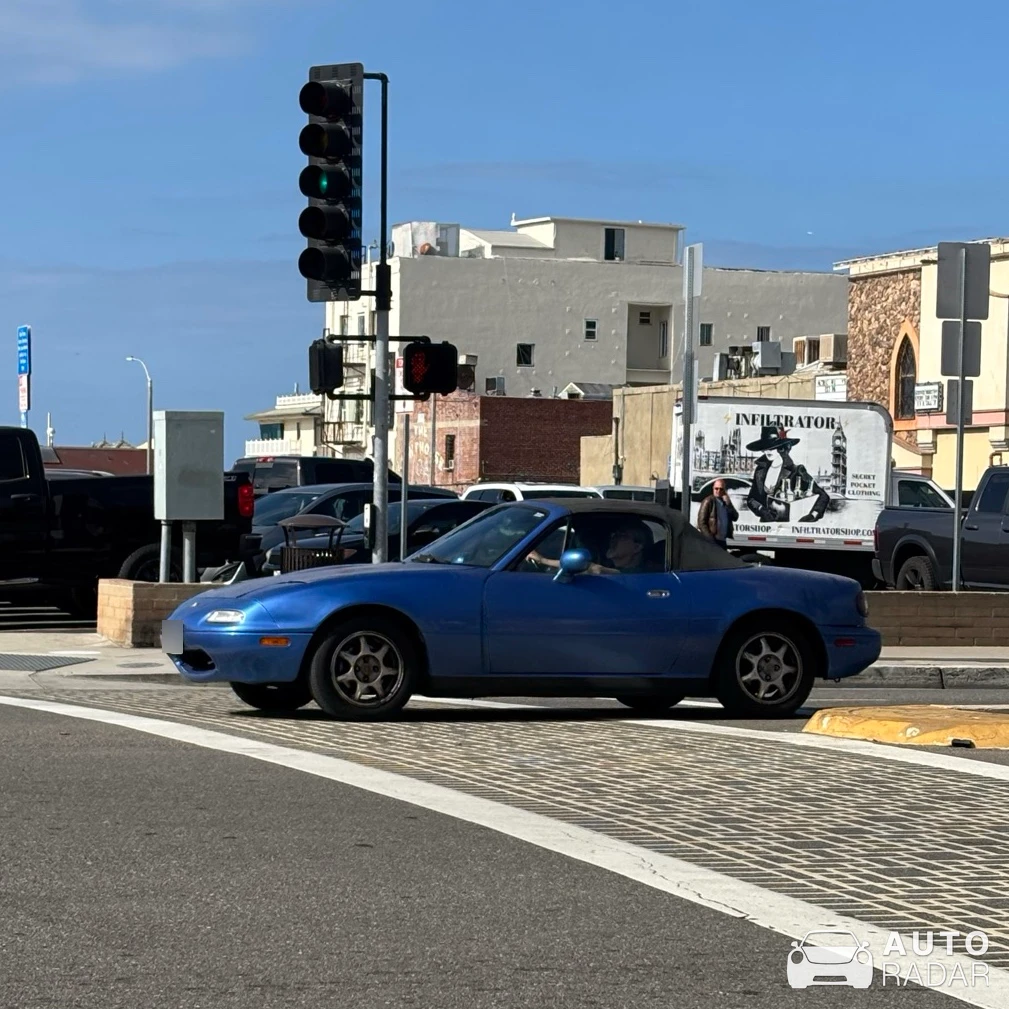Mazda MX-5 NA spotted in Hermosa Beach, United States