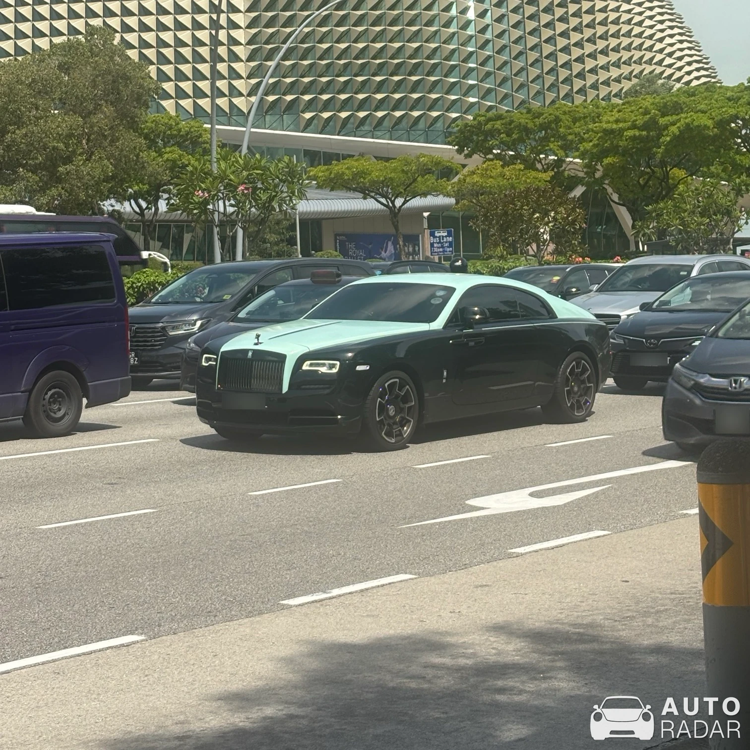 Rolls-Royce Wraith Black Badge spotted in Singapore