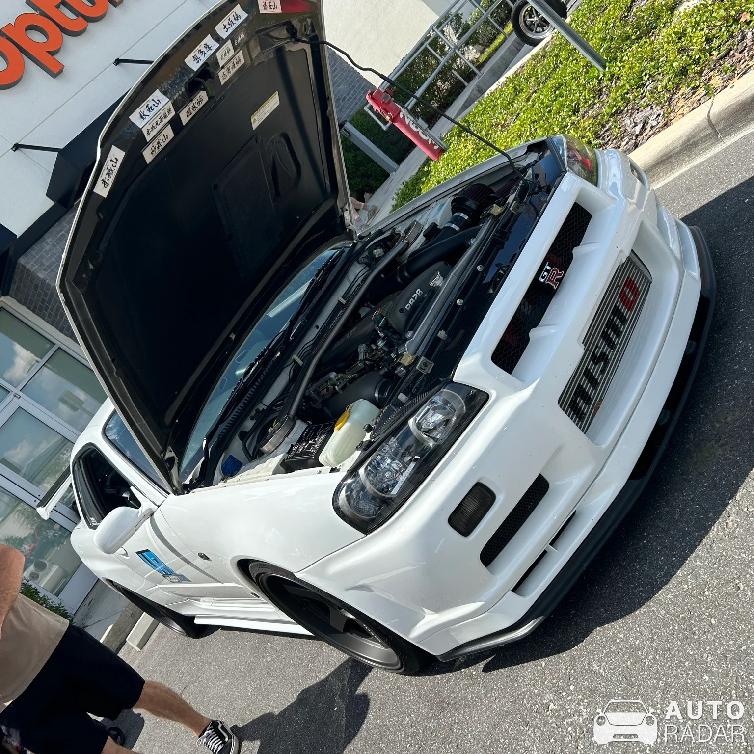 Nissan Skyline R34 GT-R V-Spec NISMO S1 spotted in Clermont