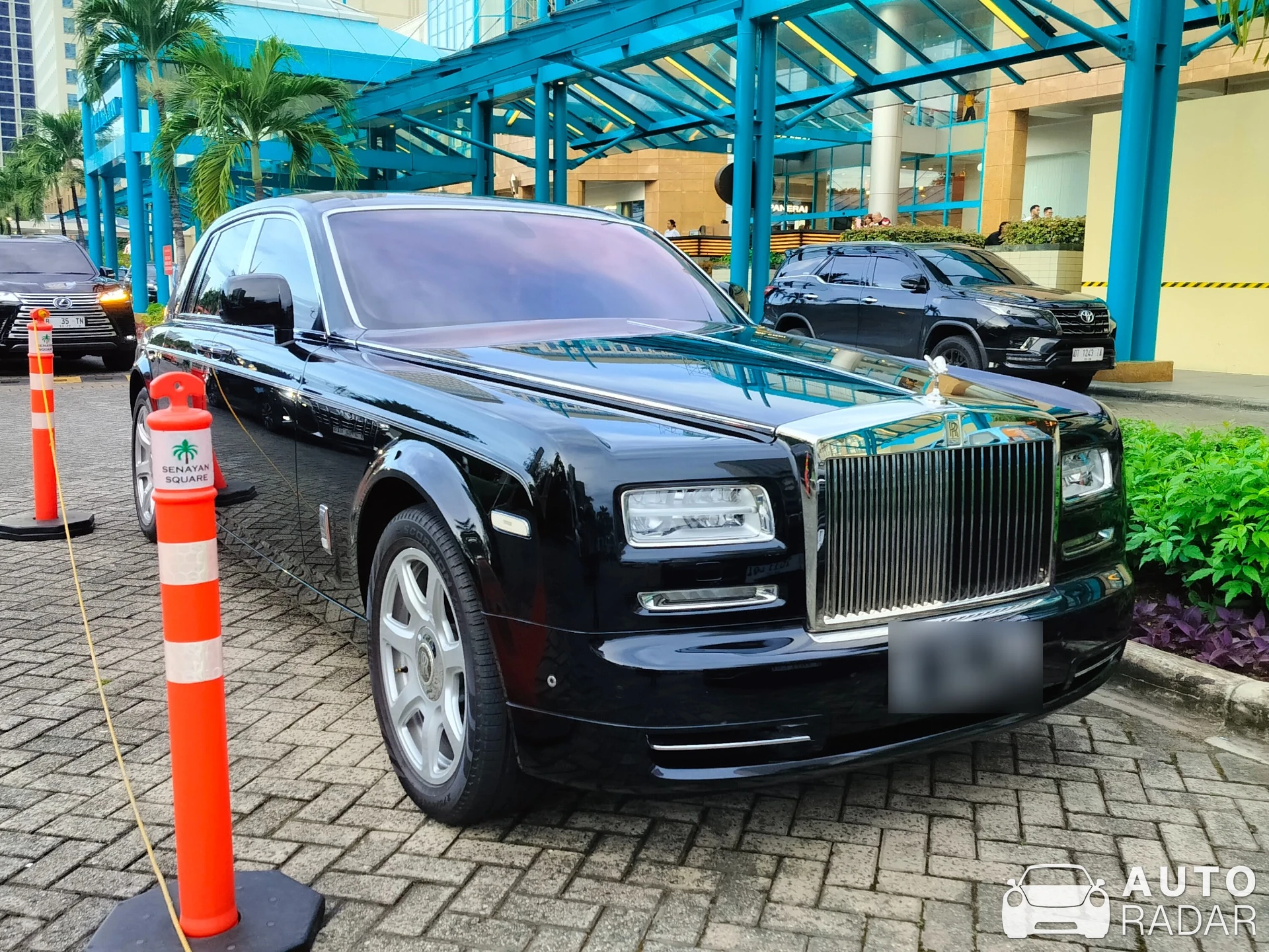 Rolls-Royce Phantom VII spotted in Kota Jakarta Pusat, Indonesia