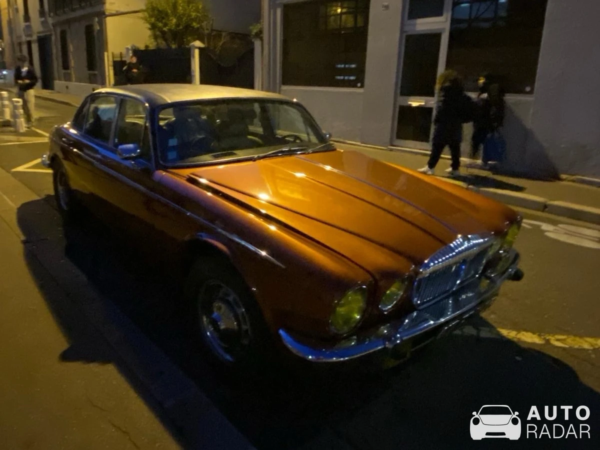 Daimler Double Six Vanden Plas spotted in Courbevoie