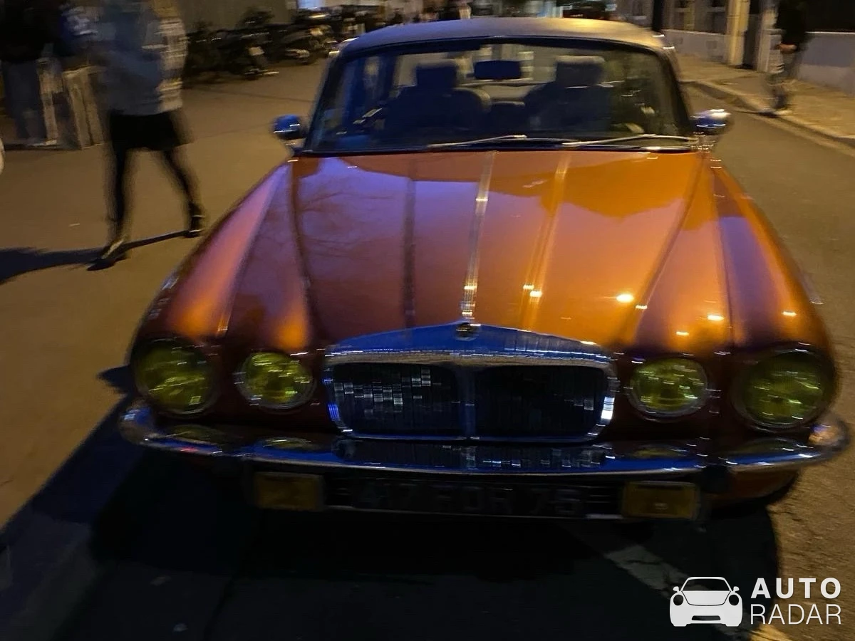 Daimler Double Six Vanden Plas spotted in Courbevoie, France