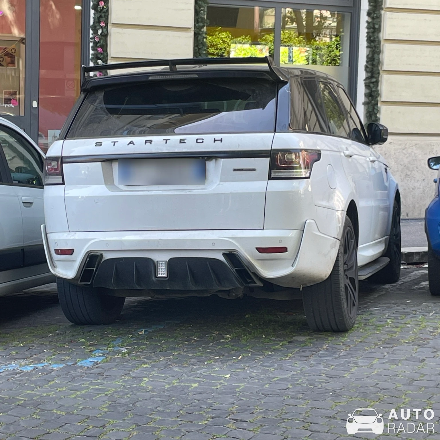 Land Rover STARTECH Range Rover Sport SVR spotted in Roma