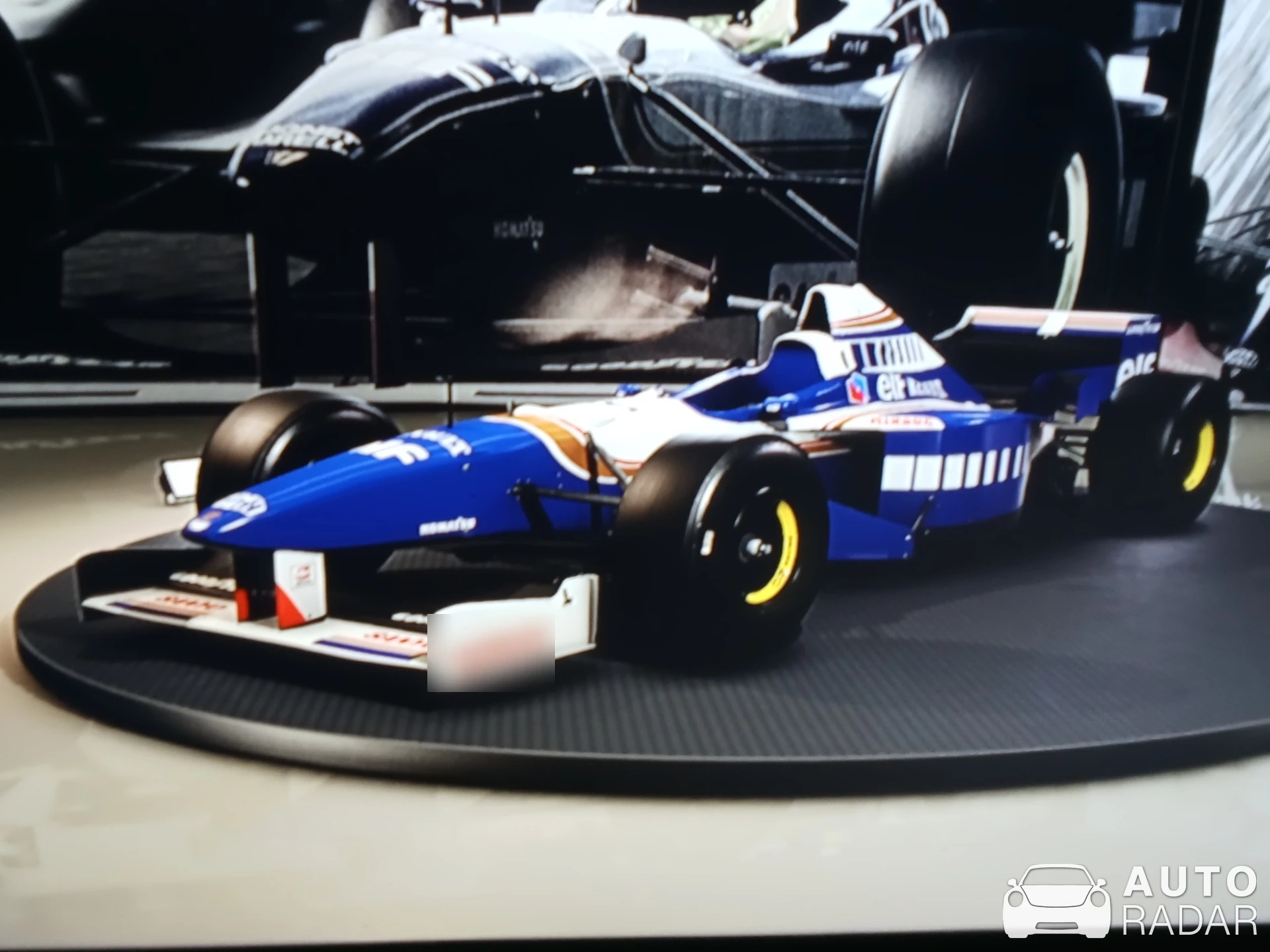 Williams FW18 spotted