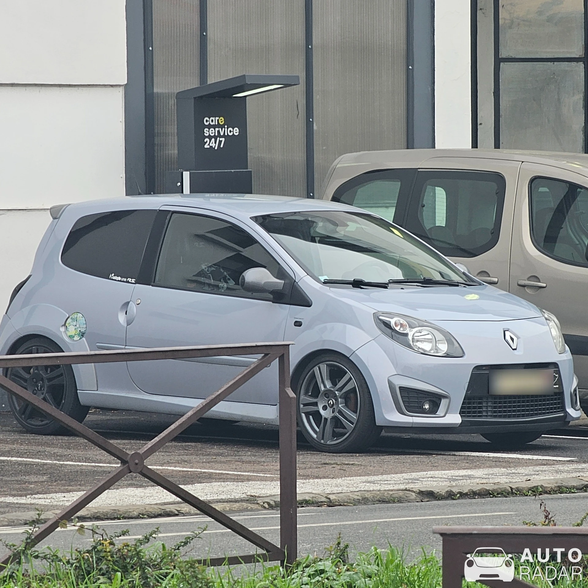 Renault Twingo RS spotted in Viry-Châtillon