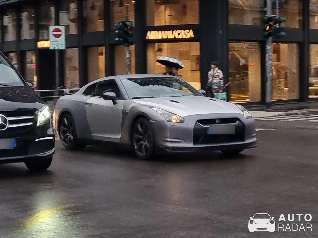 Nissan GT-R R35 spotted in Milano, Italia