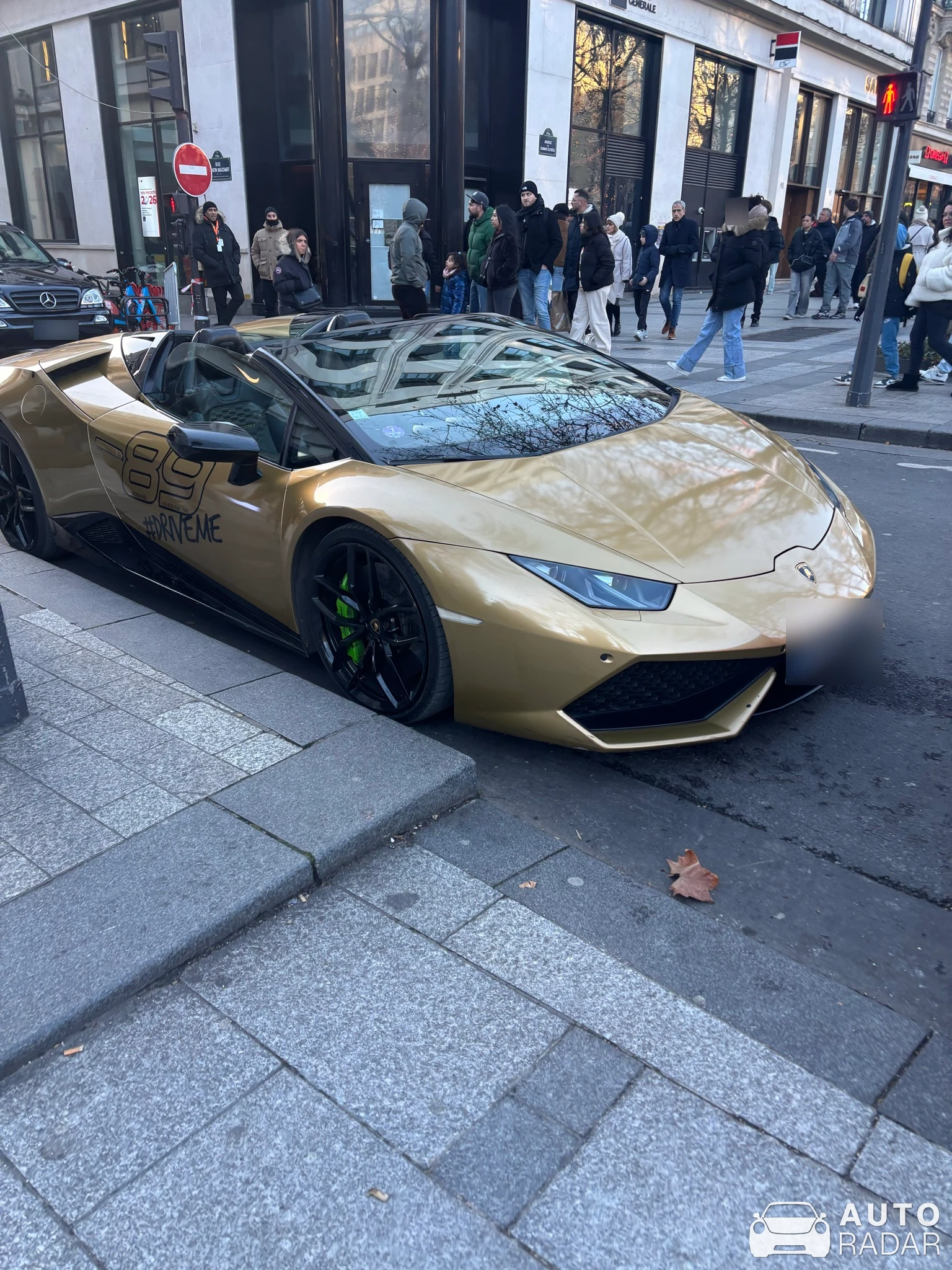 Lamborghini Huracán LP610-4 Spyder spotted in Paris, France