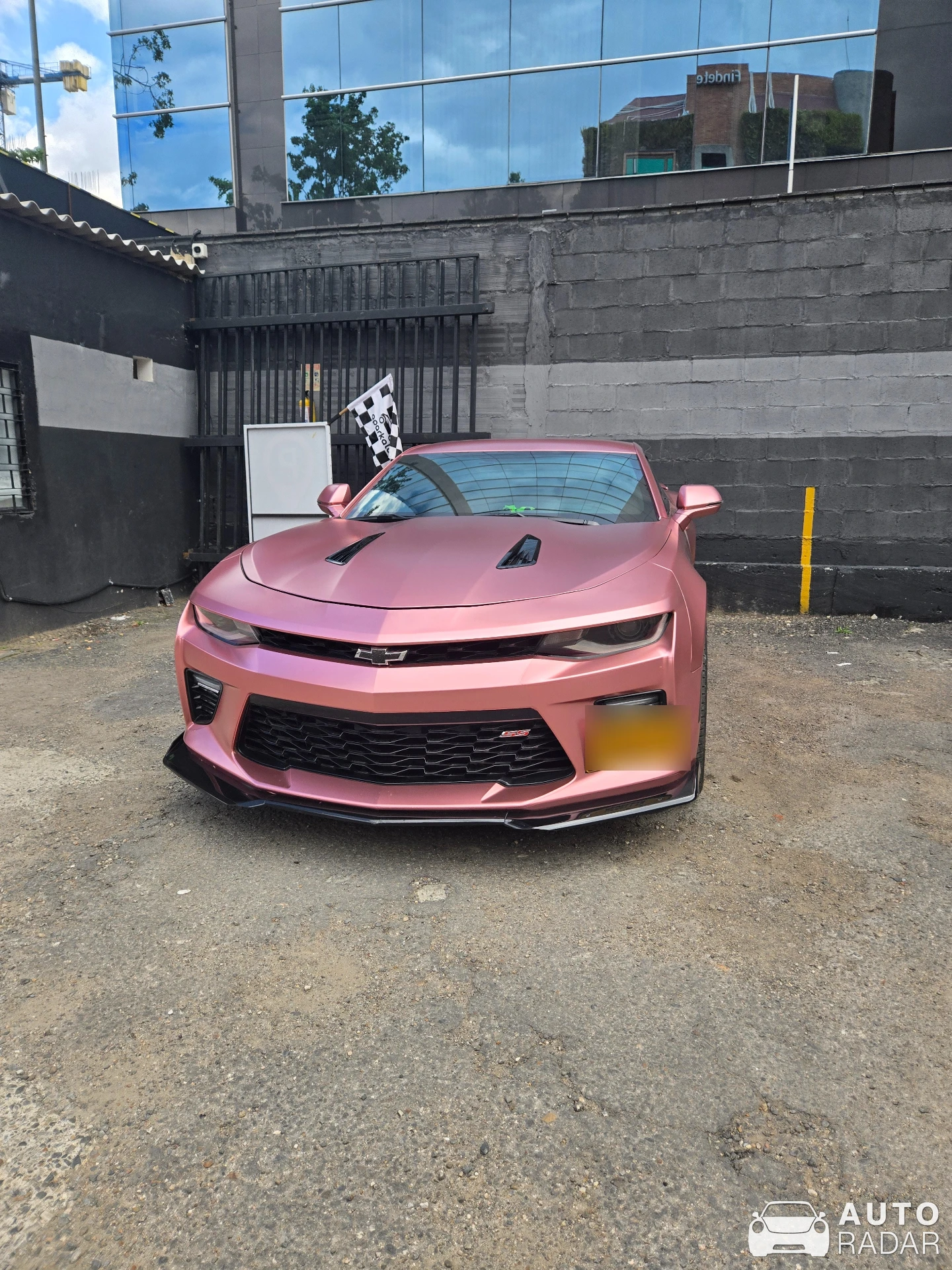 Chevrolet Camaro SS spotted in Bogotá, Colombia