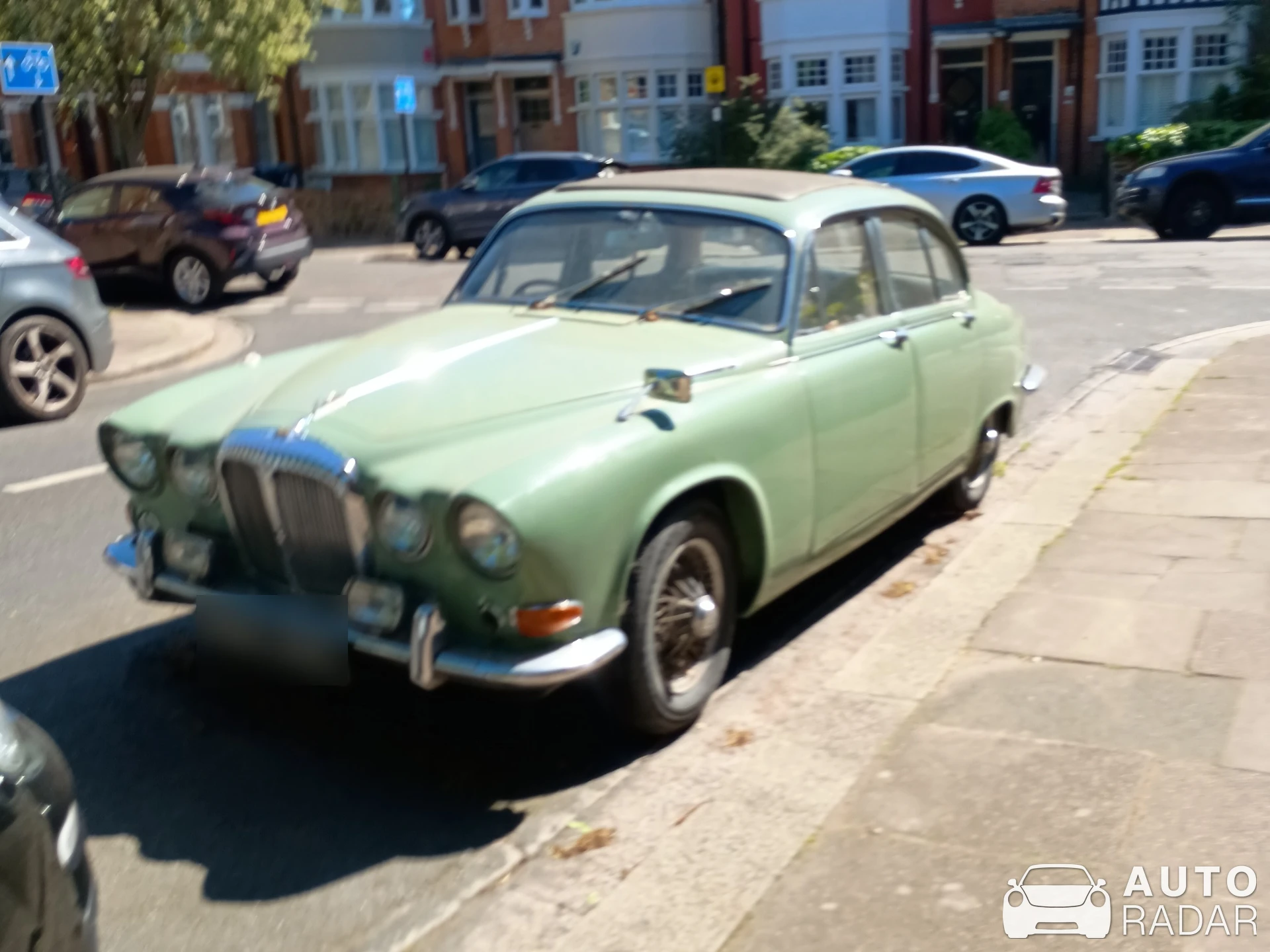 Daimler Sovereign spotted in London