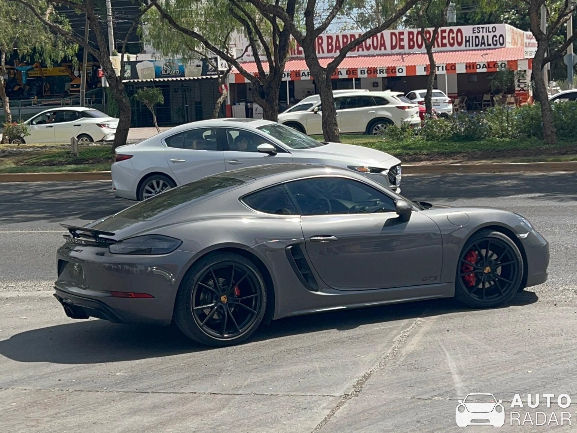 Porsche 718 Cayman GTS 4.0 spotted in León de los Aldama