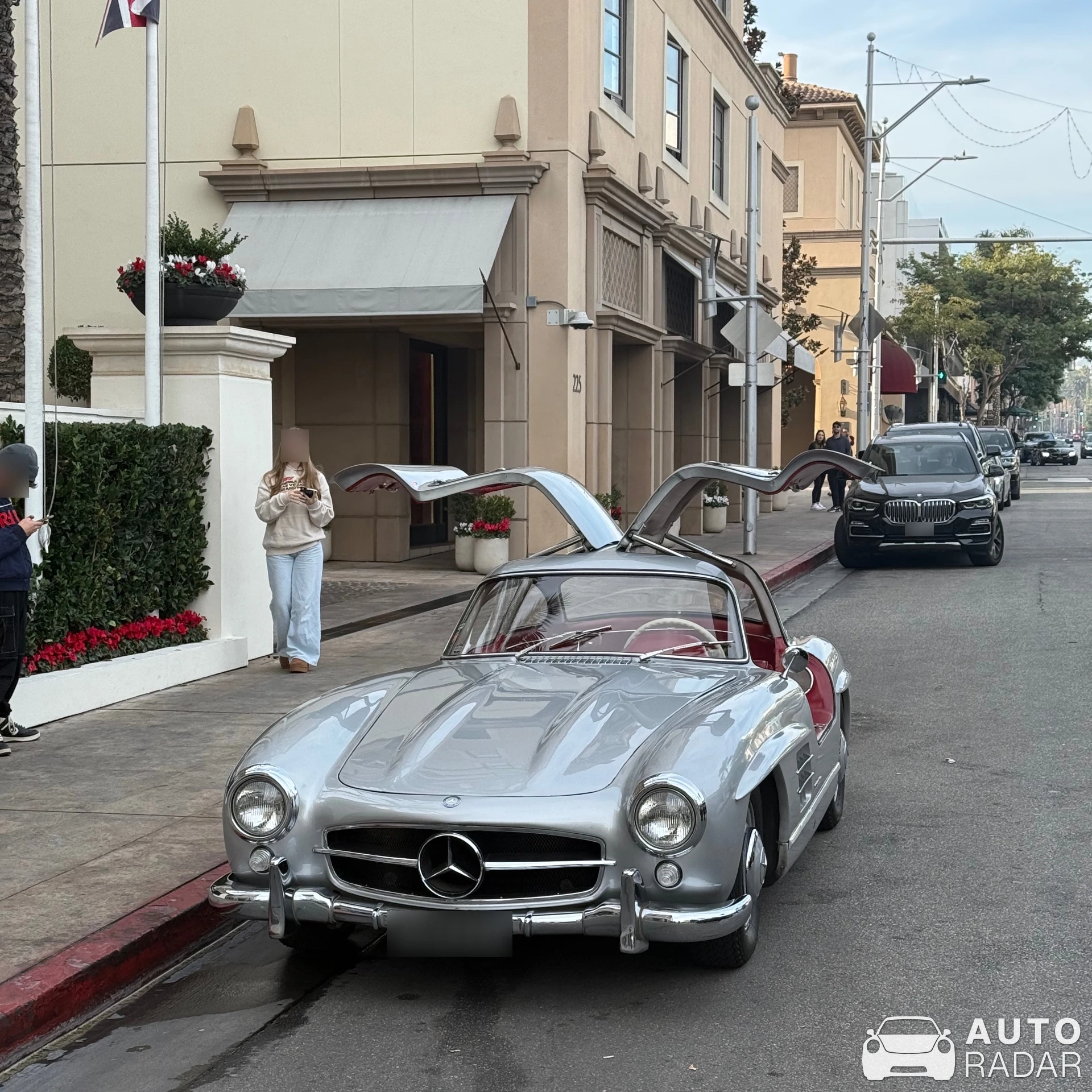 Mercedes-Benz 300SL Gullwing spotted in Beverly Hills, United States