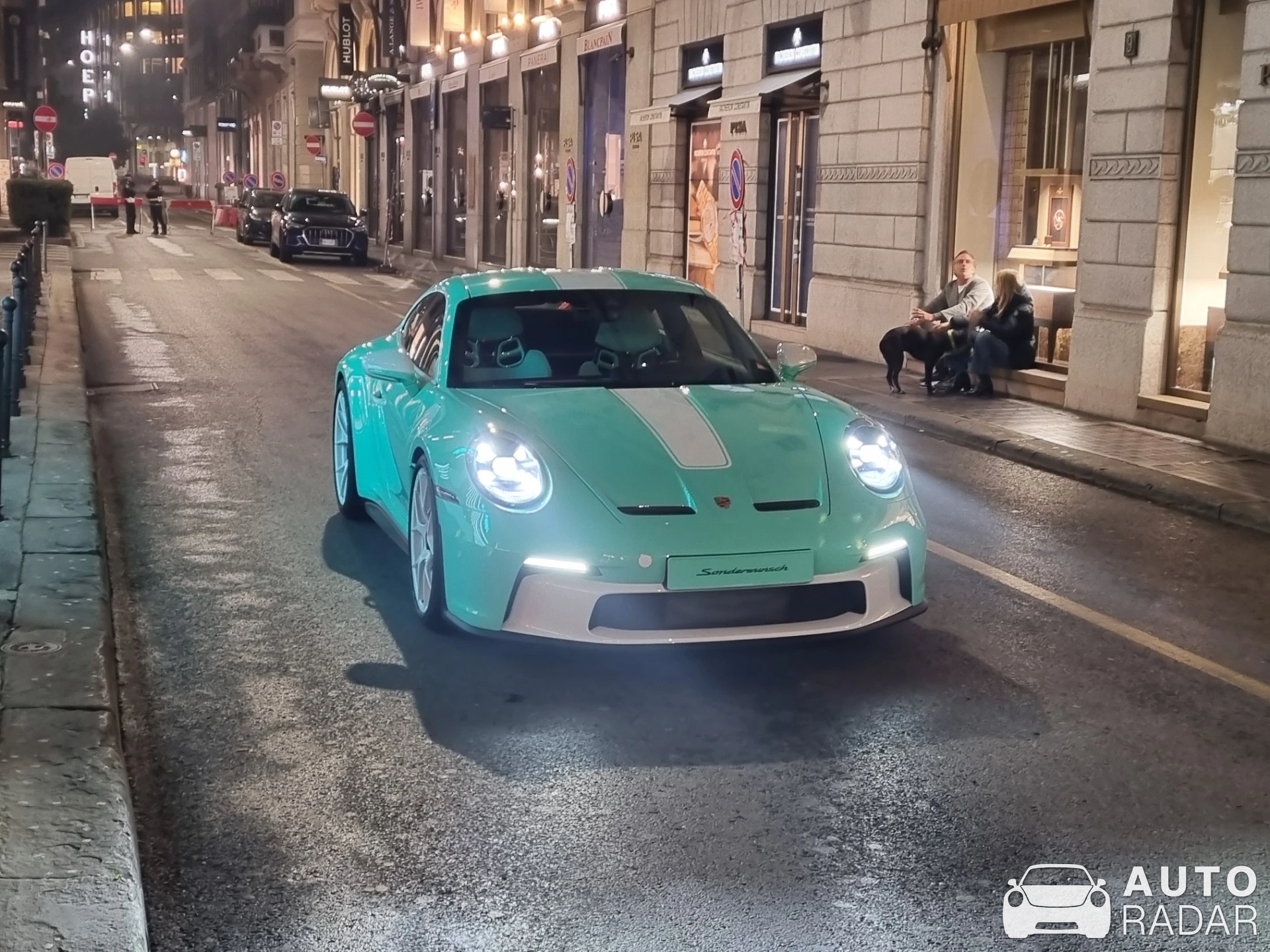 Porsche 992 S/T Funky Minty spotted in Milano