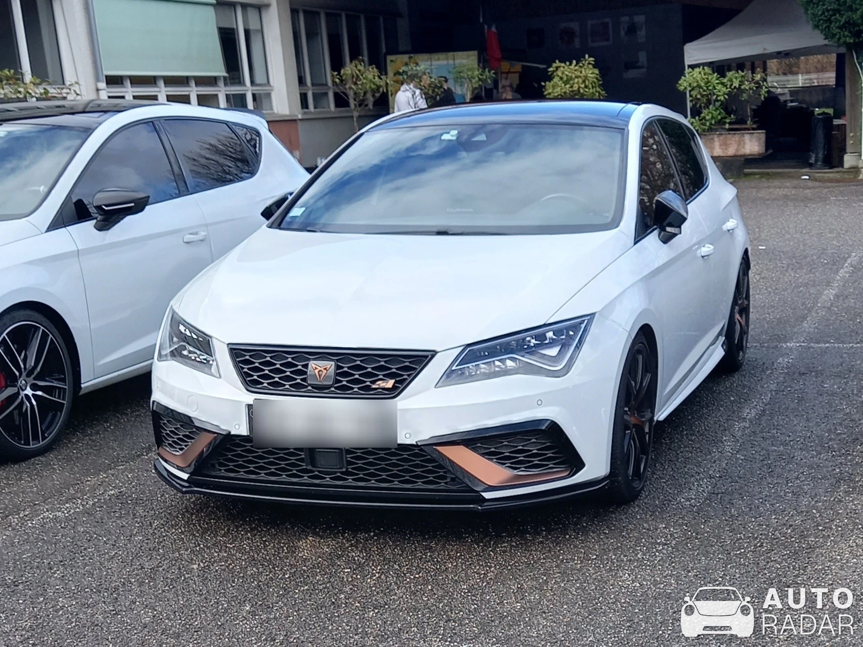 SEAT Leon Cupra R spotted in Annecy, France