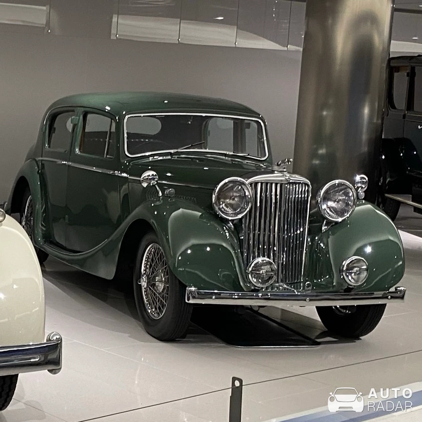 Jaguar Mark IV spotted in Monaco
