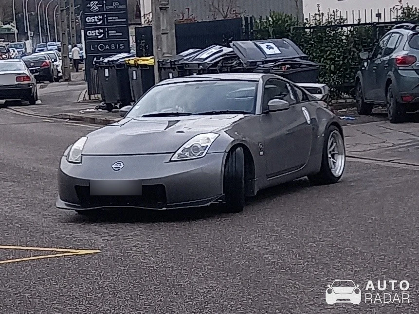 Nissan 350Z spotted in Annecy, France