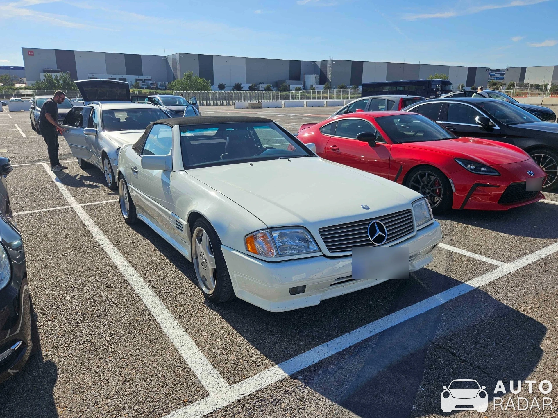 Mercedes-Benz 300SL-24 R129 spotted in Cheste