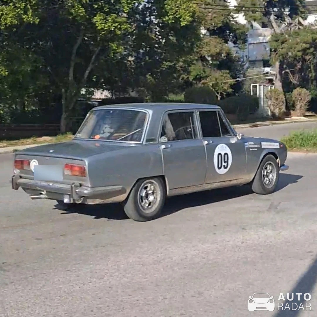 Alfa Romeo 1750 spotted in Voula
