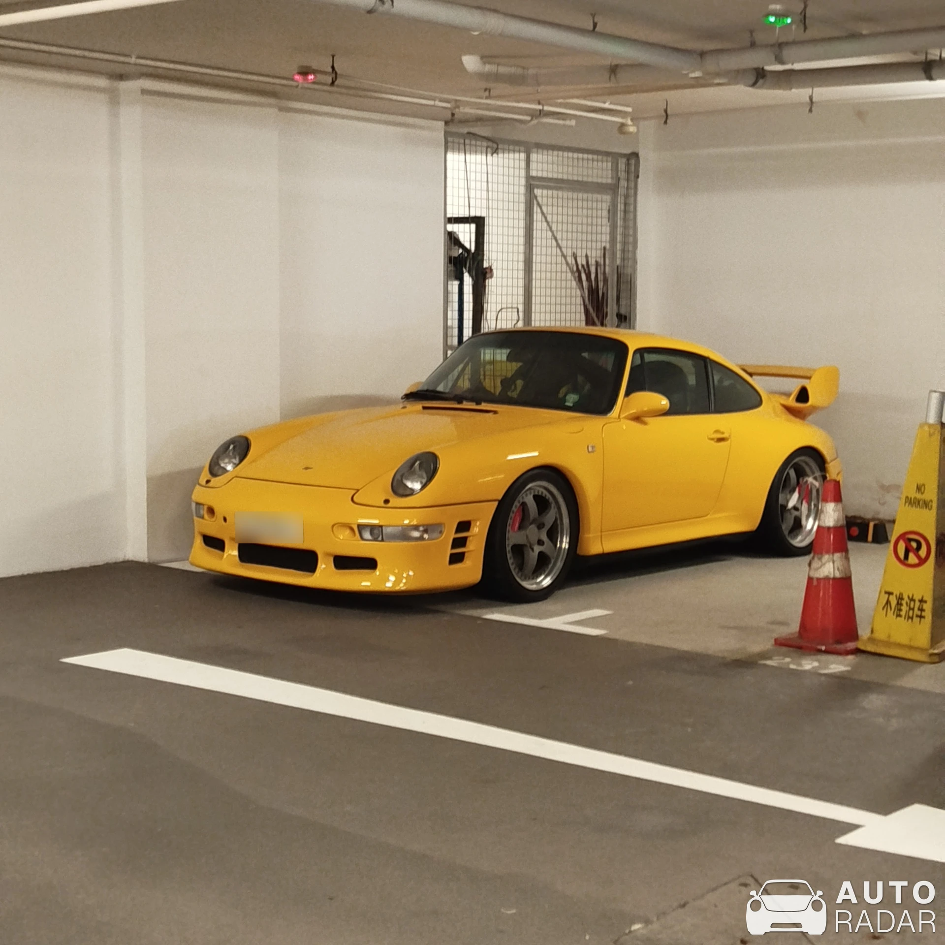 RUF 993 Turbo R spotted in Singapore