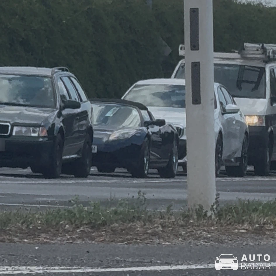 Tesla Roadster spotted in Traiskirchen