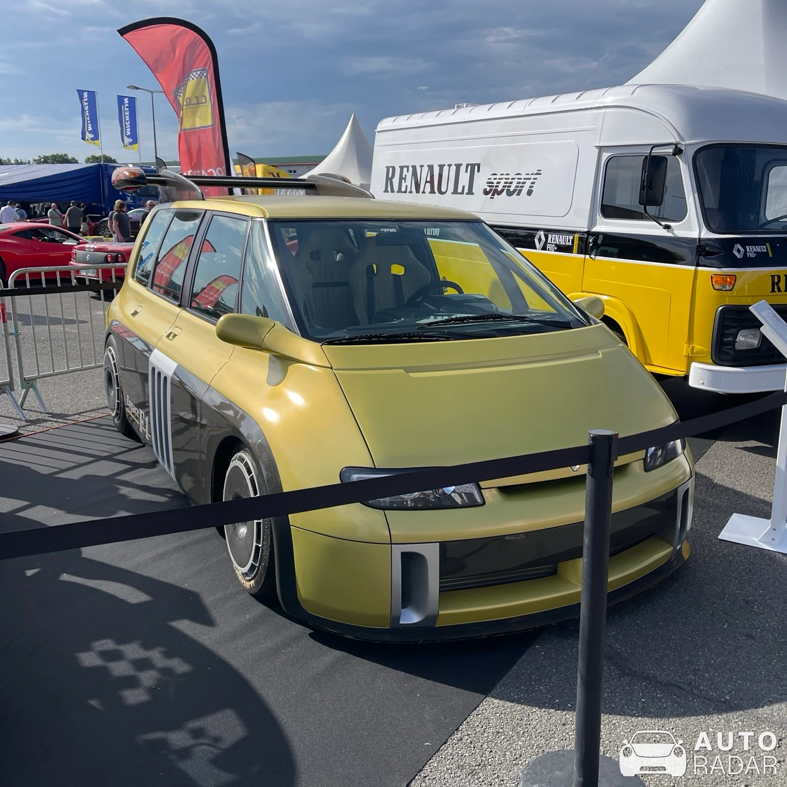 Renault Espace F1 spotted in Le Vigeant