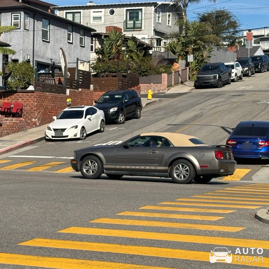 Ford Mustang GT 4.6 High Performance Convertible spotted in Hermosa Beach, United States