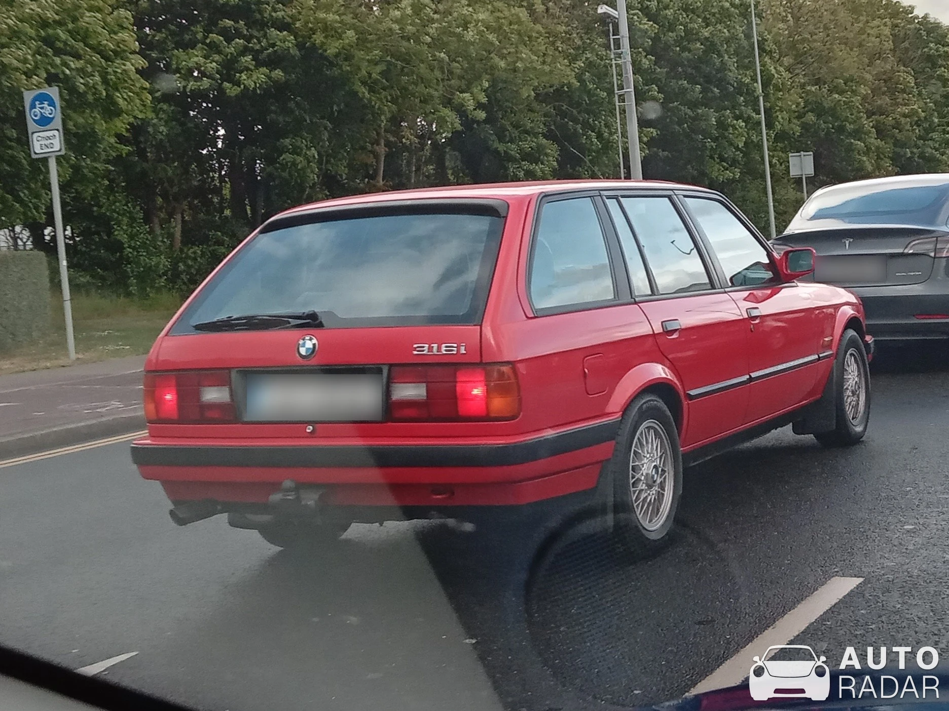 BMW 3 series E30 Touring spotted in Balgriffin