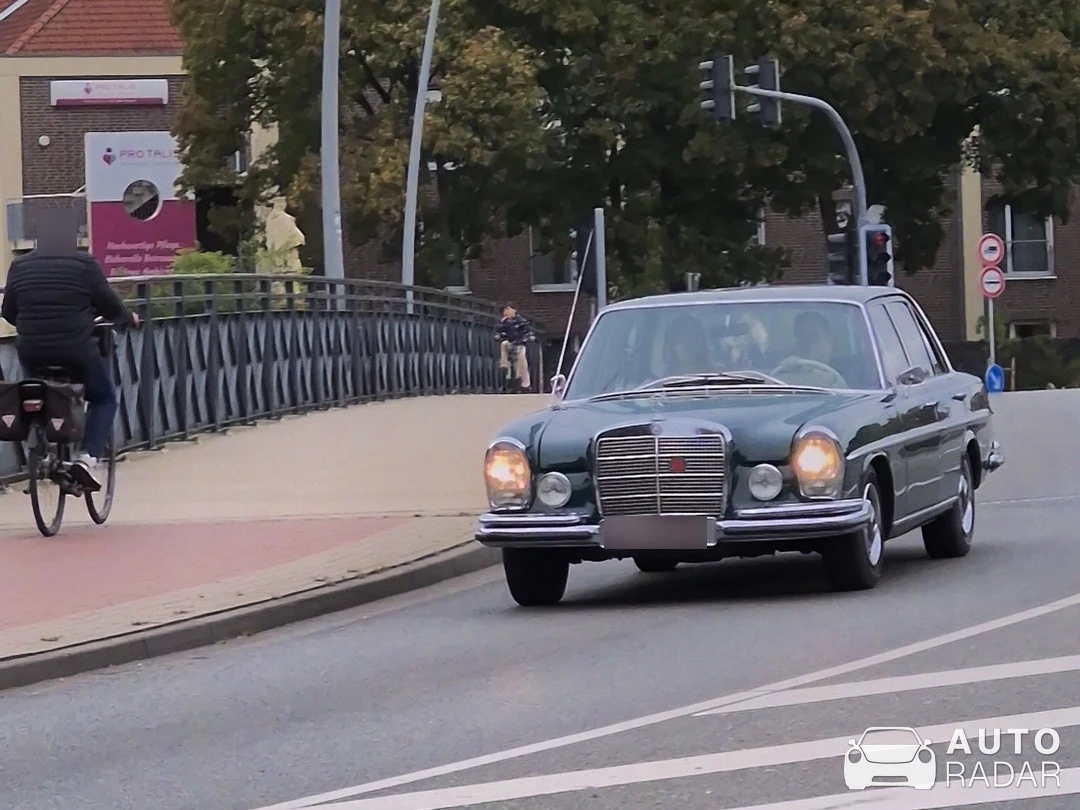 Mercedes-Benz 280 SE spotted in Haselünne, Germany