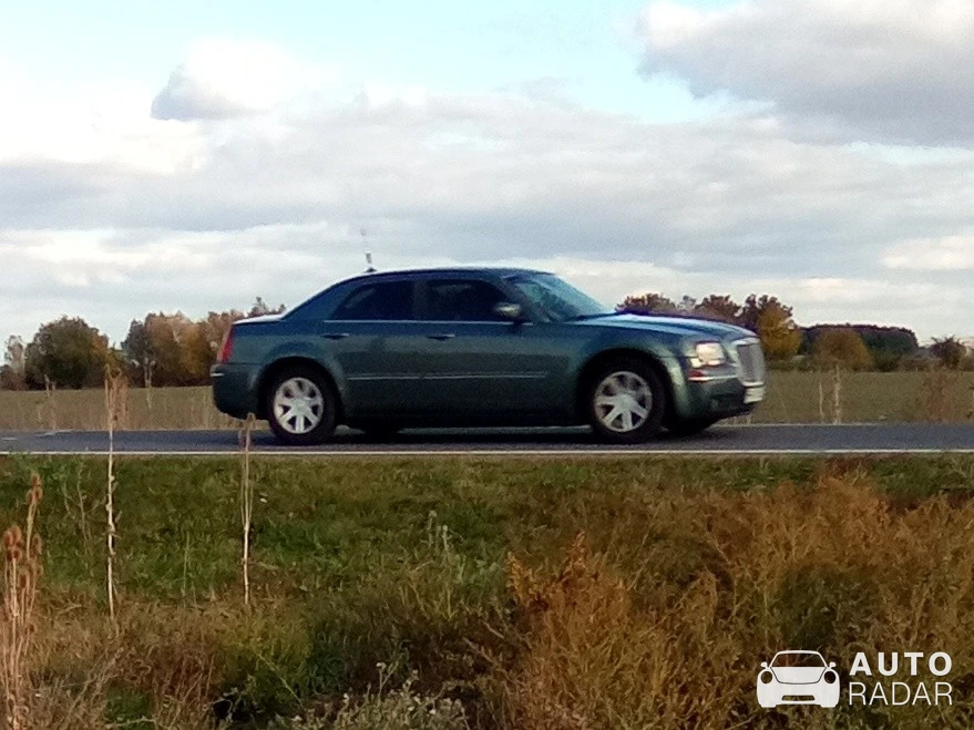 Chrysler 300 spotted in Tămășeu