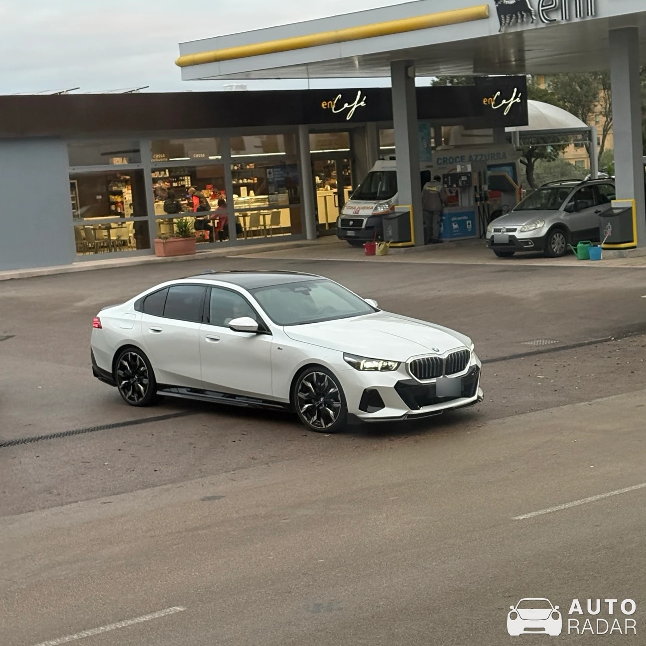BMW i5 M60 spotted in Sassari