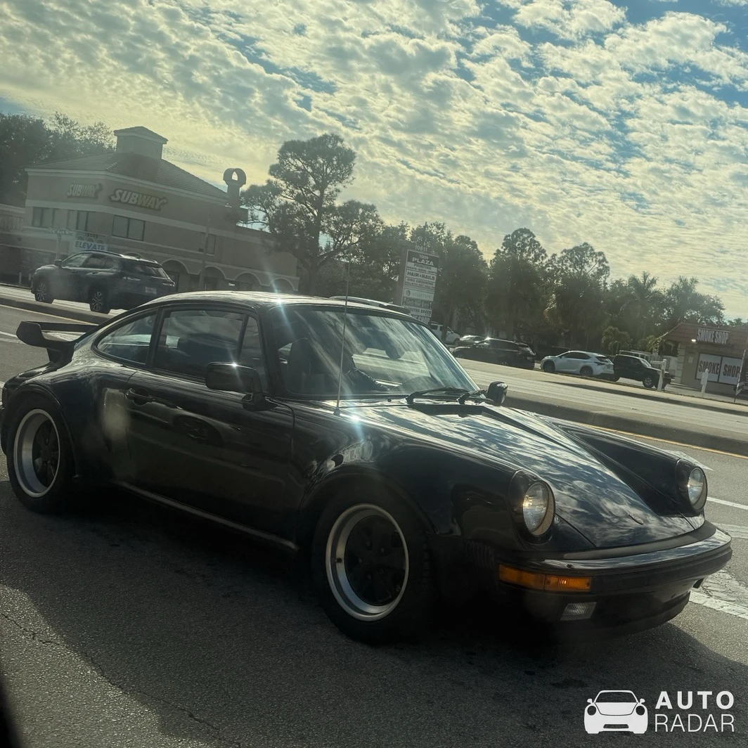 Porsche 930 Turbo spotted in Naples, United States