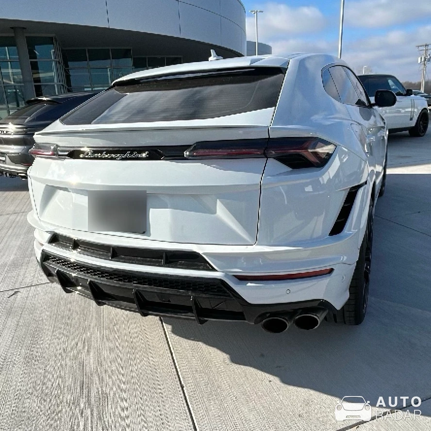 Lamborghini Urus spotted in Merriam, United States