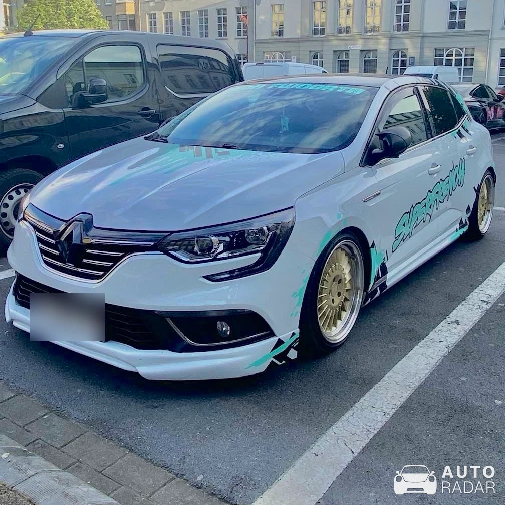 Renault Mégane IV spotted in Menen