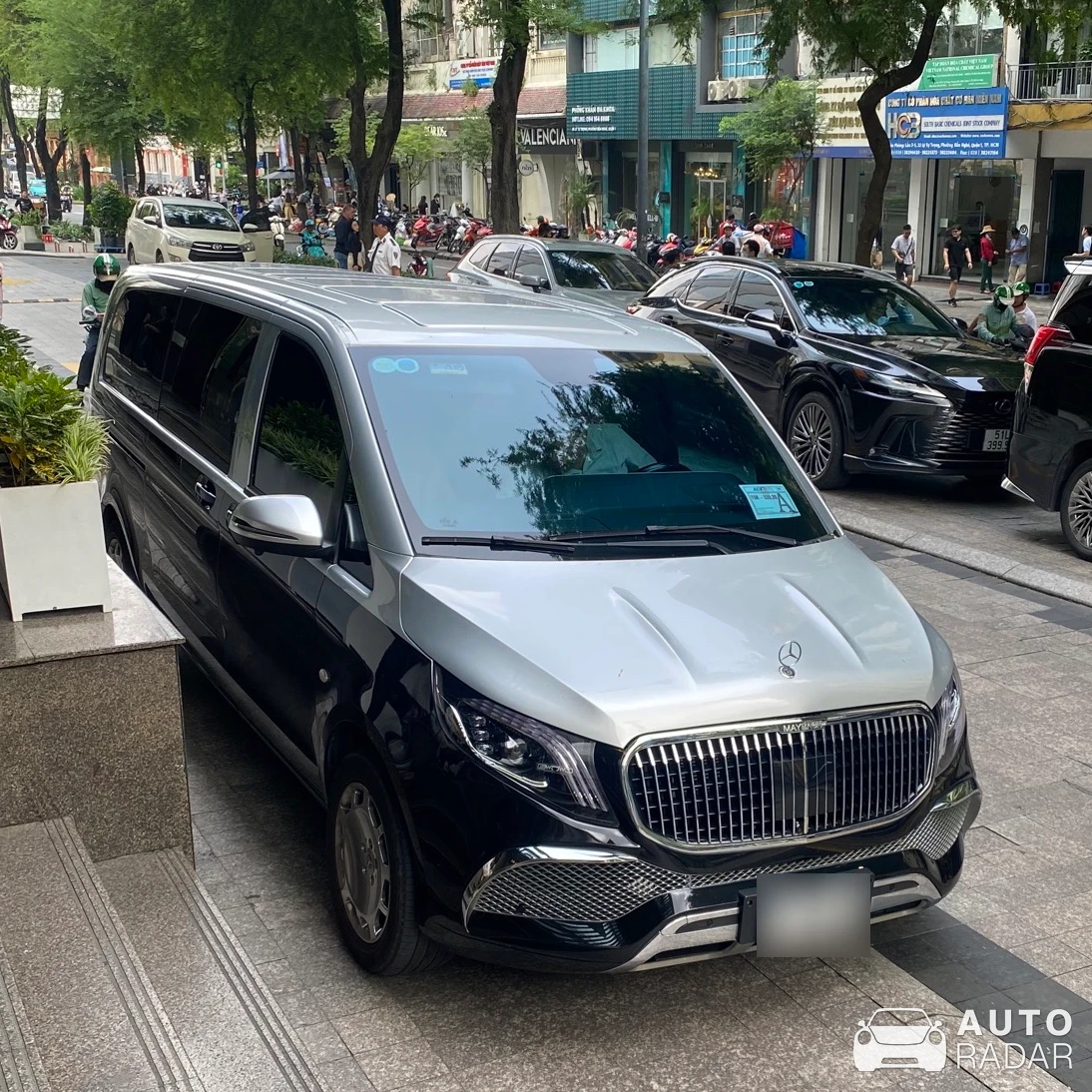 Mercedes-Benz V-Klasse Maybach Kit spotted