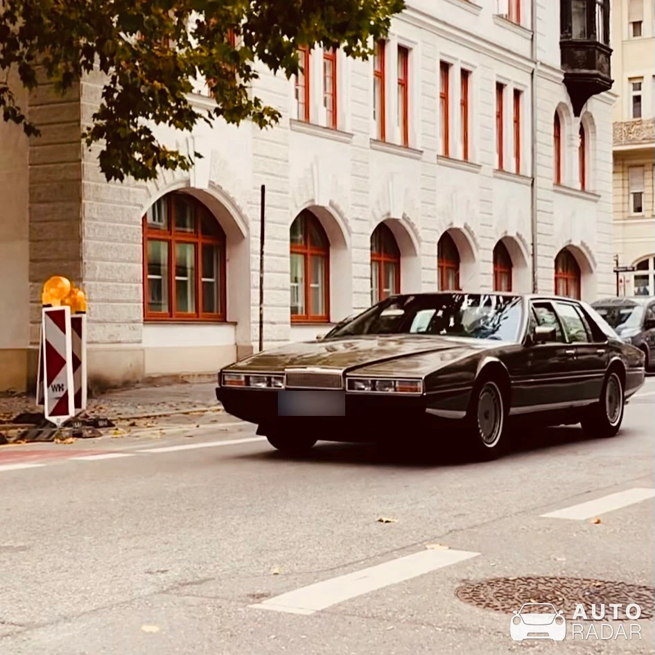 Aston Martin Lagonda Series 2 spotted in Decatur