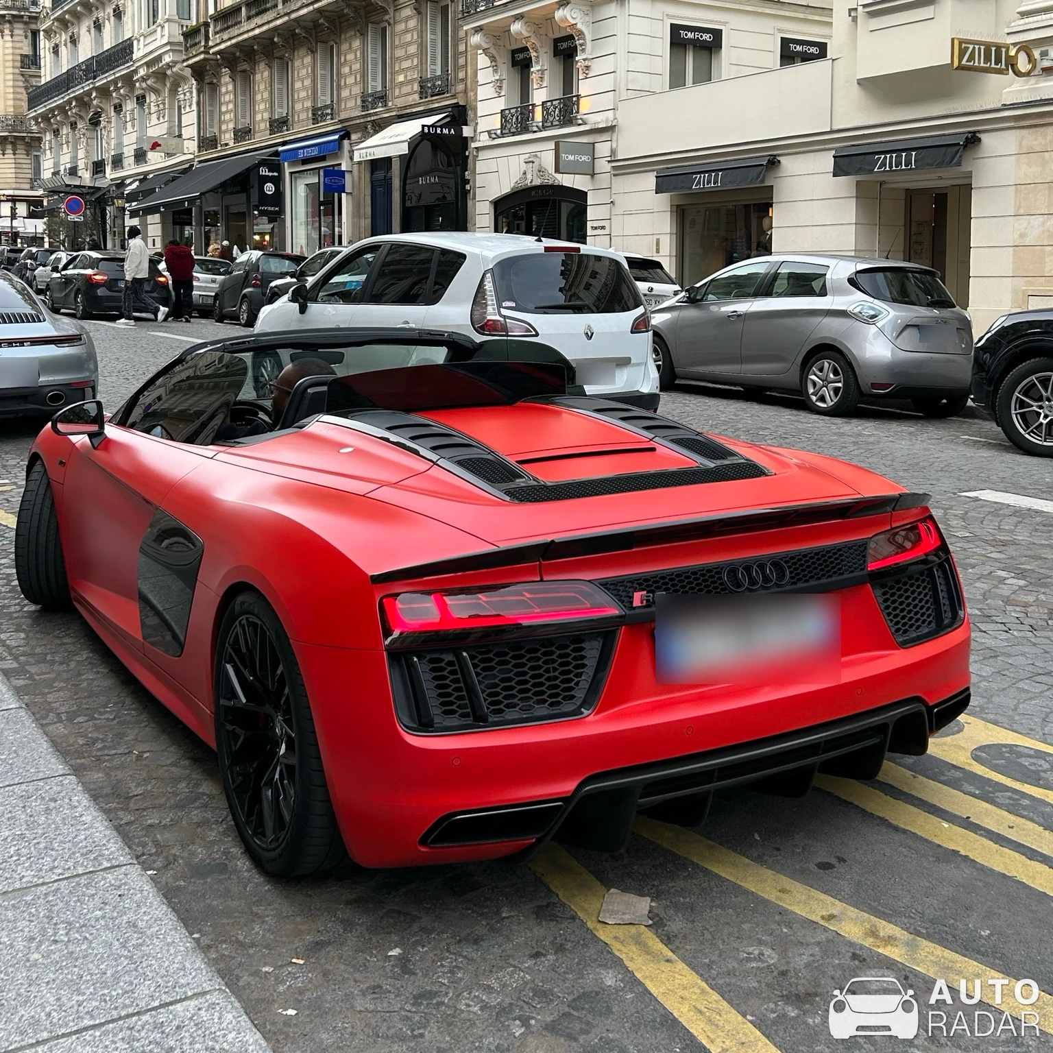 Audi R8 V10 Plus Spyder 2017 spotted in Paris