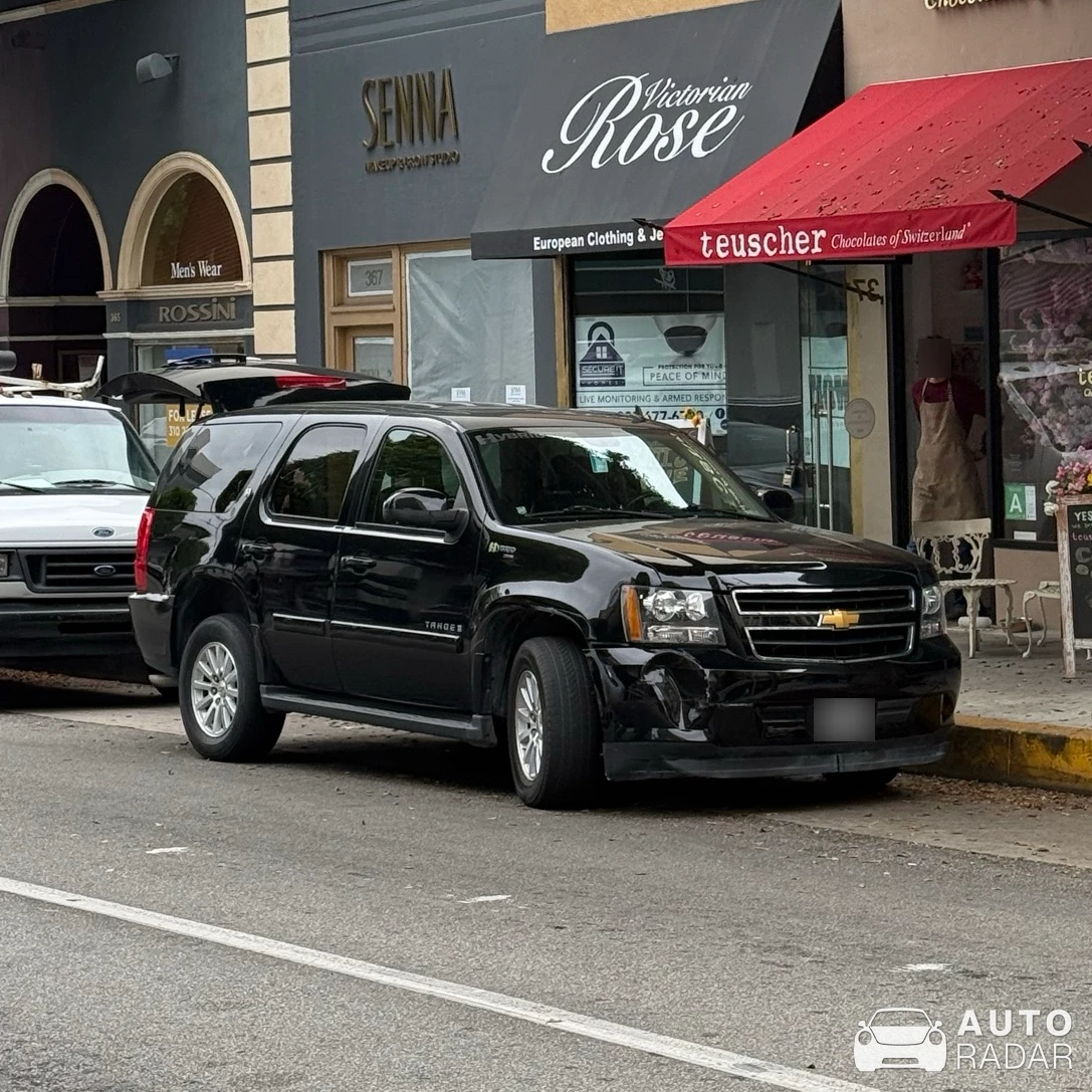 Chevrolet Tahoe 2-Mode Hybrid spotted in Beverly Hills, United States