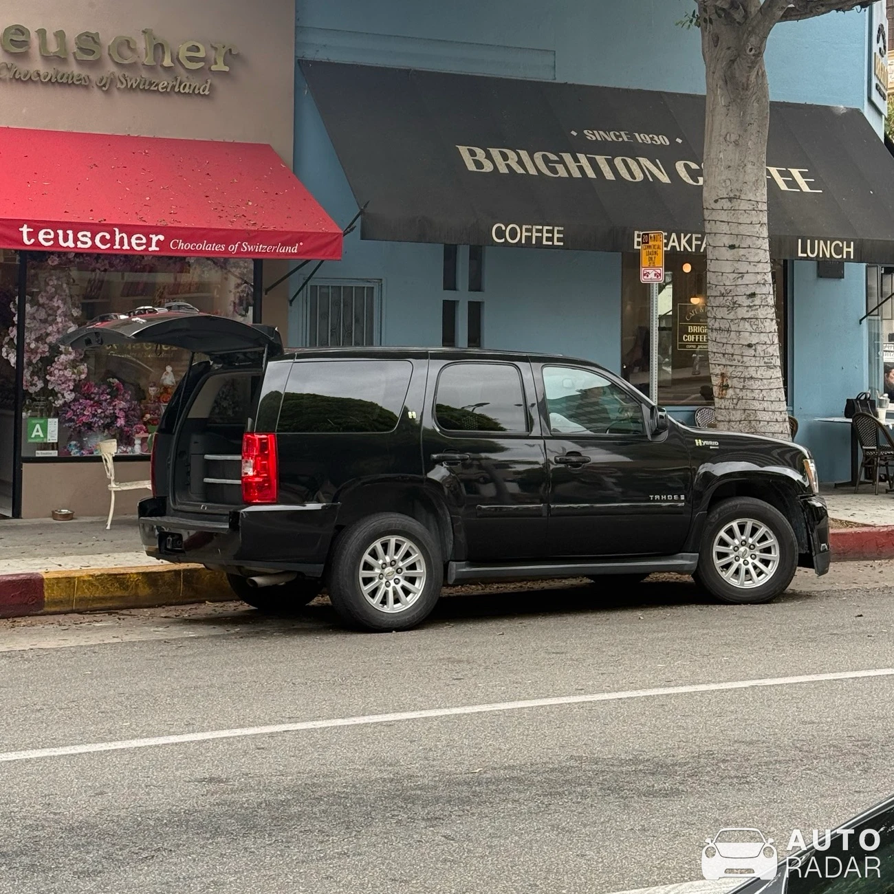 Chevrolet Tahoe 2-Mode Hybrid spotted in Beverly Hills