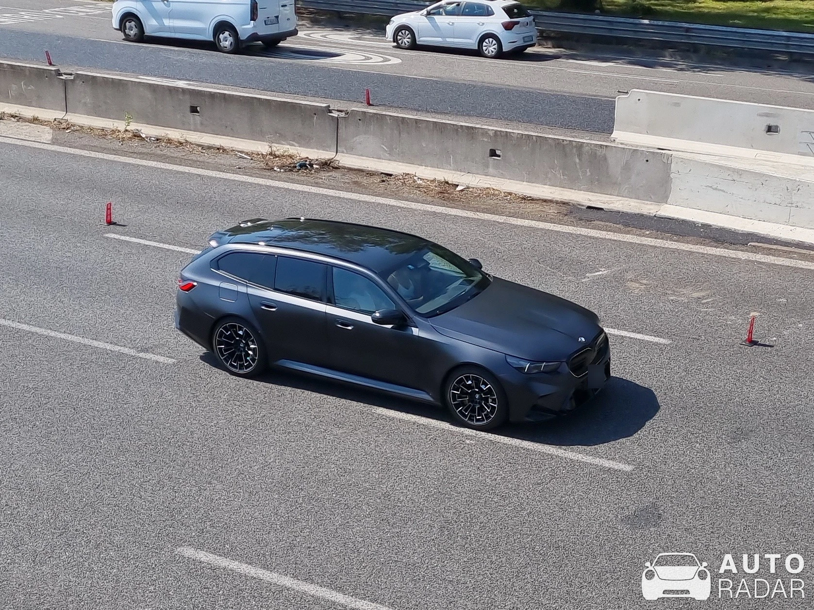 BMW 5 Series G61 Touring spotted in Milano