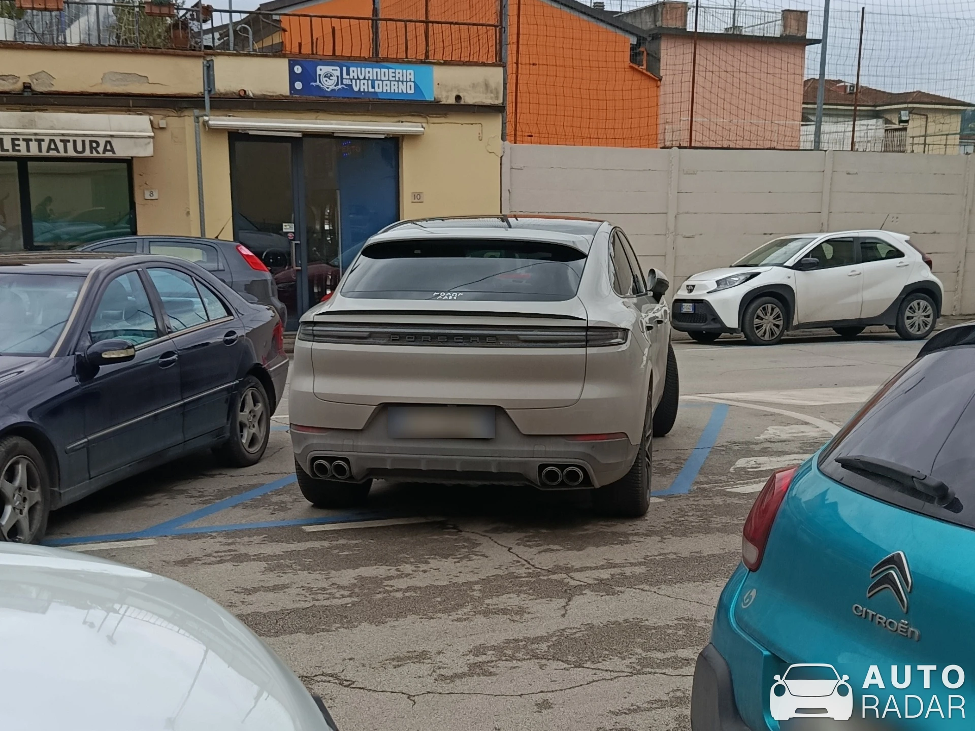 Porsche Cayenne Coupé E-Hybrid spotted in San Giovanni Valdarno, Italy