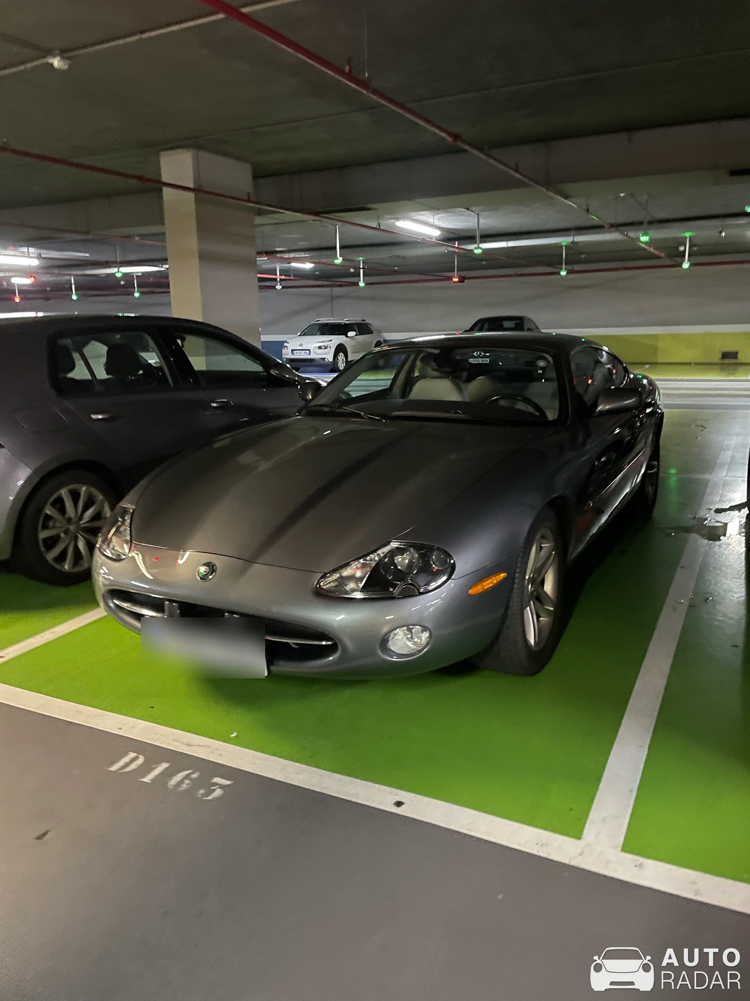 Jaguar XK8 spotted in Logroño, España