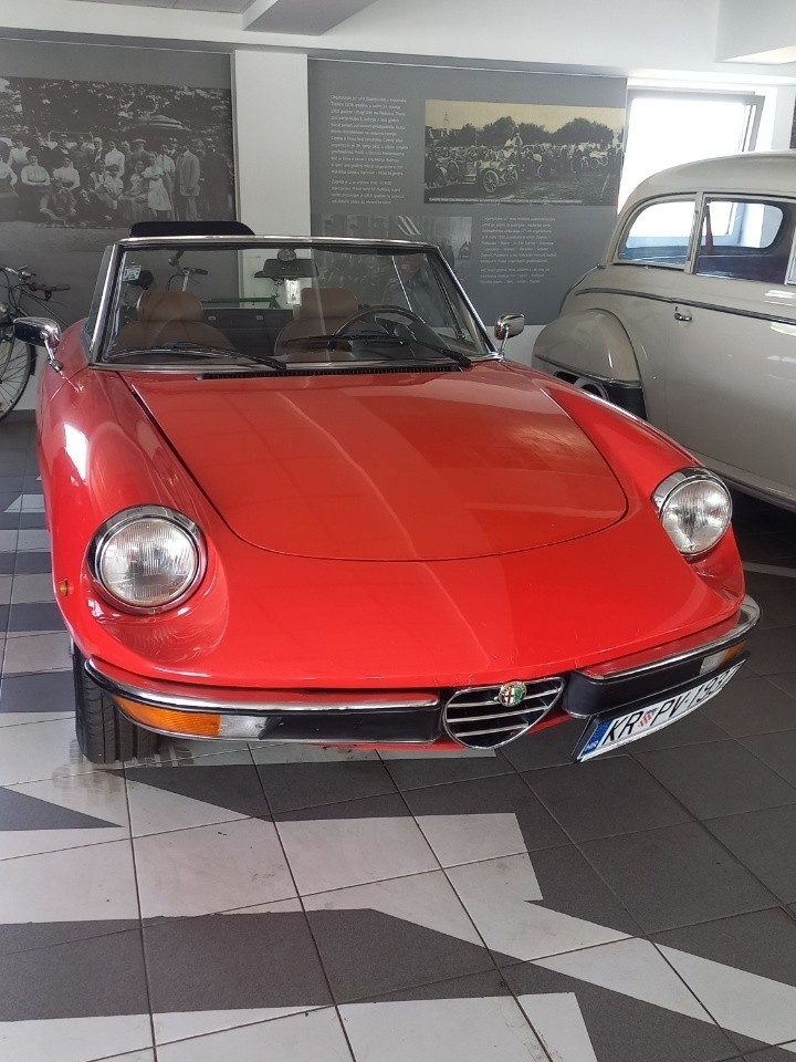 Alfa Romeo Spider Series 2 Coda Tronca